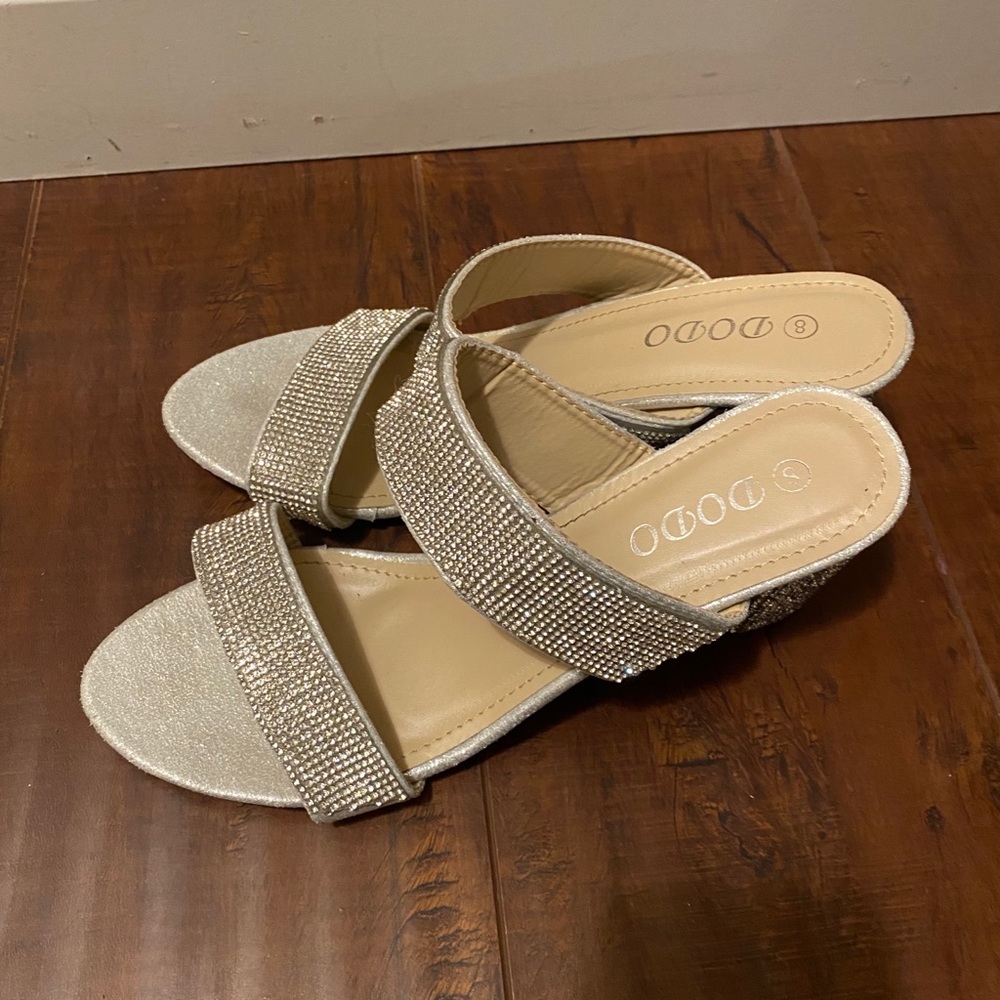 Sandals - Picture 3 of 5